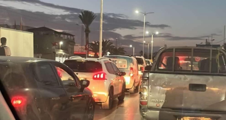 بنزرت : فوضى عارمة اثر رفعة مفاجئة للجسر المتحرك 1 بنزرت : فوضى عارمة اثر رفعة مفاجئة للجسر المتحرك